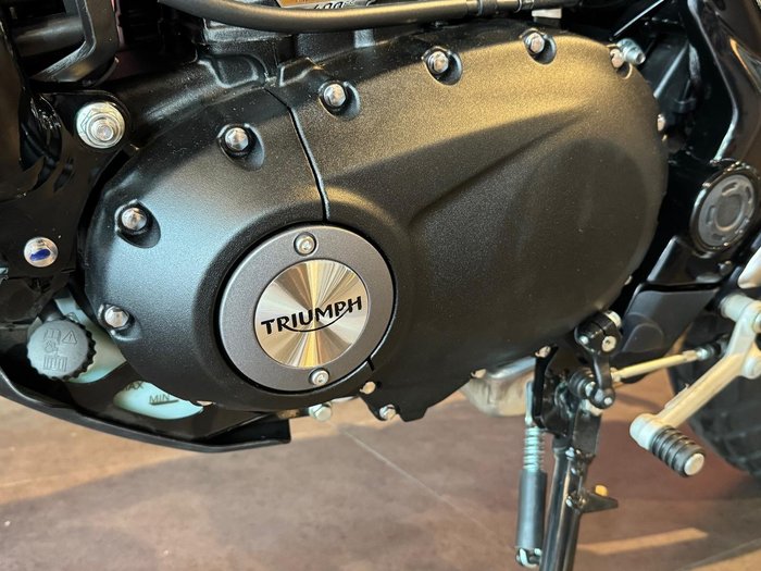 2026 Triumph Tracker 400 Tracker Black