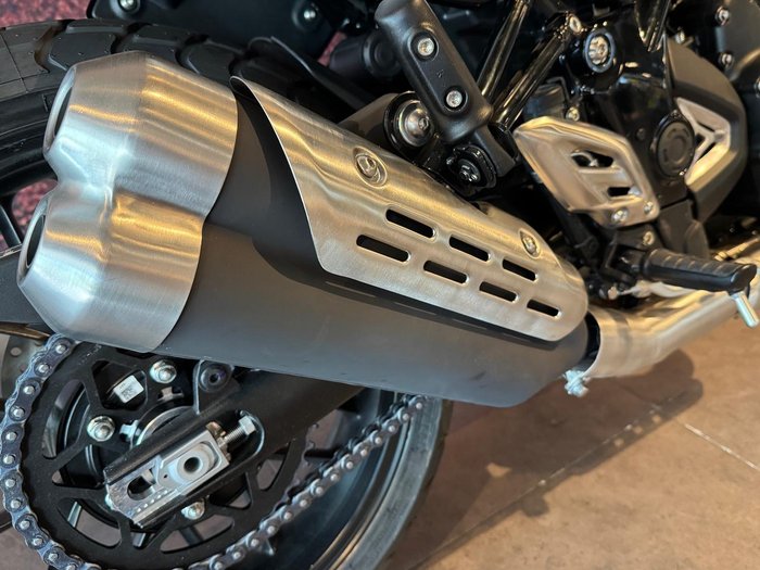 2026 Triumph Tracker 400 Tracker Black