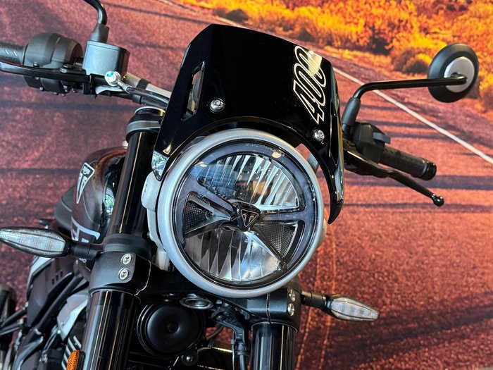 2026 Triumph Tracker 400 Tracker Black