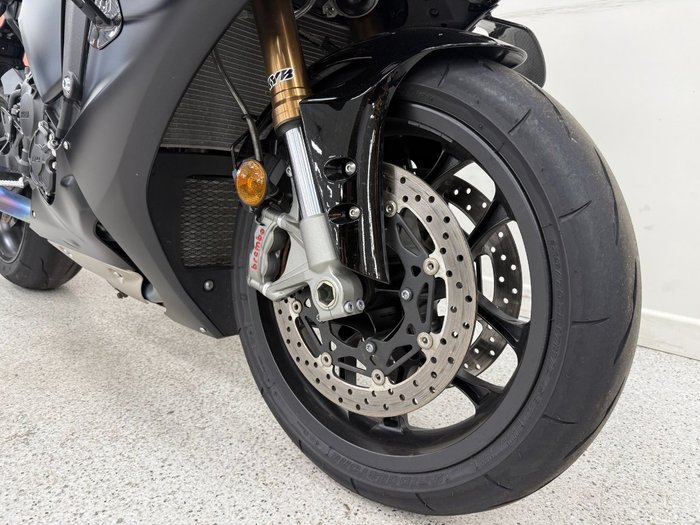 2025 YAMAHA YZF-R1 Black