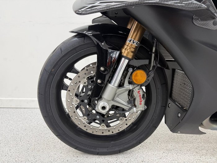 2025 YAMAHA YZF-R1 Black