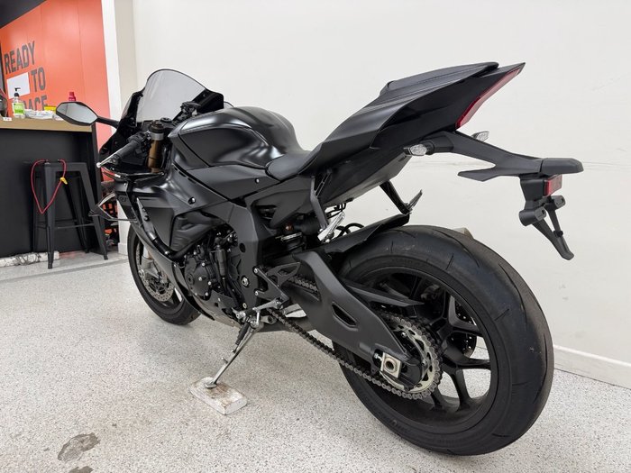 2025 YAMAHA YZF-R1 Black