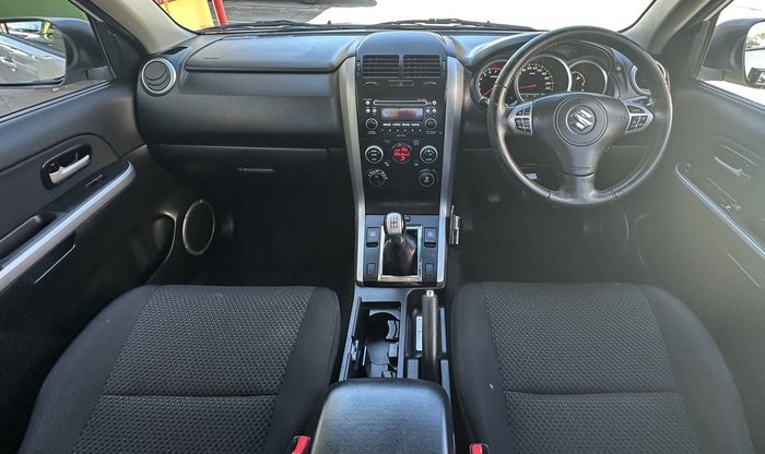 2011 Suzuki Grand Vitara (4x4)