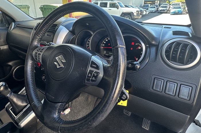 2011 Suzuki Grand Vitara (4x4)