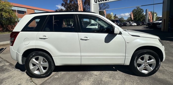 2011 Suzuki Grand Vitara (4x4)