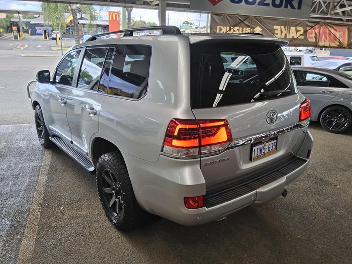 2018 Toyota Landcruiser Sahara VDJ200R 4X4 Dual Range Silver Pearl
