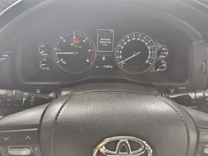 2018 Toyota Landcruiser Sahara VDJ200R 4X4 Dual Range Silver Pearl