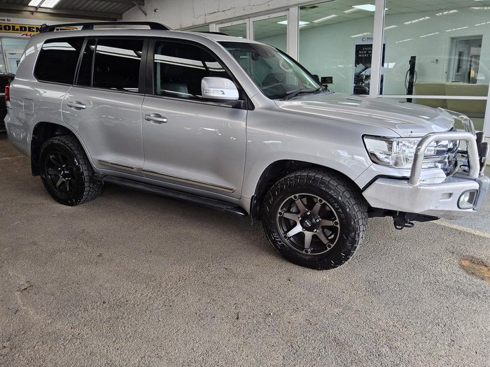 2018 Toyota Landcruiser Sahara VDJ200R 4X4 Dual Range Silver Pearl