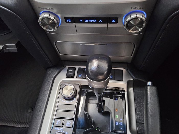 2018 Toyota Landcruiser Sahara VDJ200R 4X4 Dual Range Silver Pearl