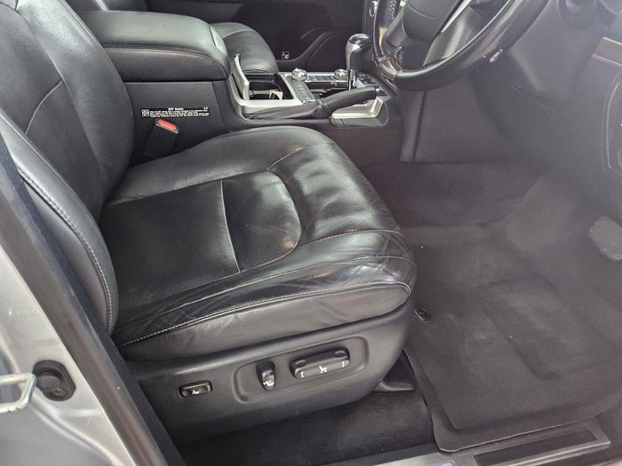 2018 Toyota Landcruiser Sahara VDJ200R 4X4 Dual Range Silver Pearl