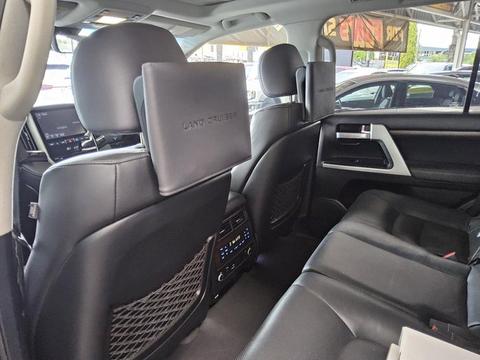 2018 Toyota Landcruiser Sahara VDJ200R 4X4 Dual Range Silver Pearl