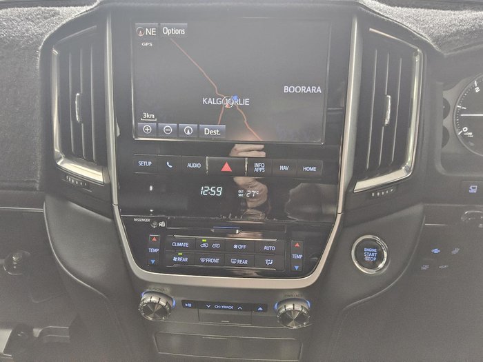 2018 Toyota Landcruiser Sahara VDJ200R 4X4 Dual Range Silver Pearl