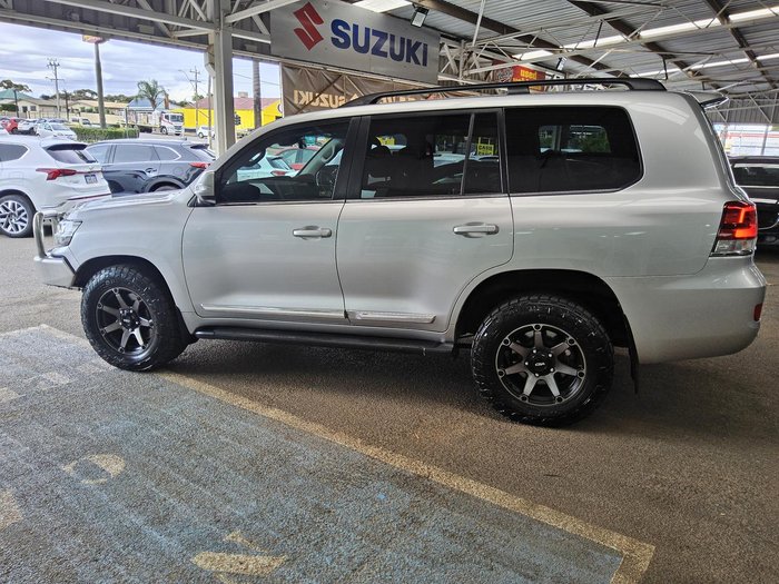 2018 Toyota Landcruiser Sahara VDJ200R 4X4 Dual Range Silver Pearl
