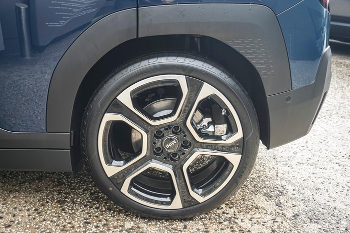 2026 MINI Aceman SE Favoured