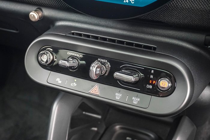 2026 MINI Aceman SE Favoured