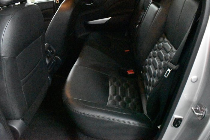 2023 Nissan Navara ST-X