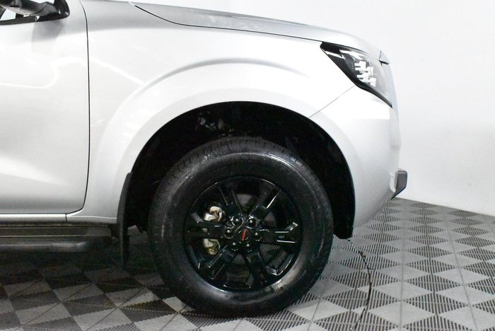 2023 Nissan Navara ST-X