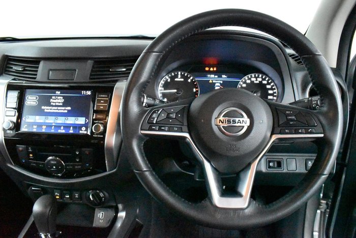 2023 Nissan Navara ST-X