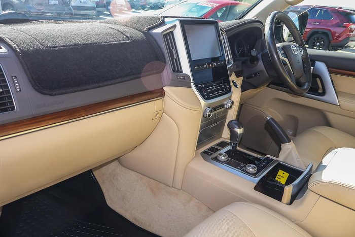 2017 Toyota Landcruiser VX