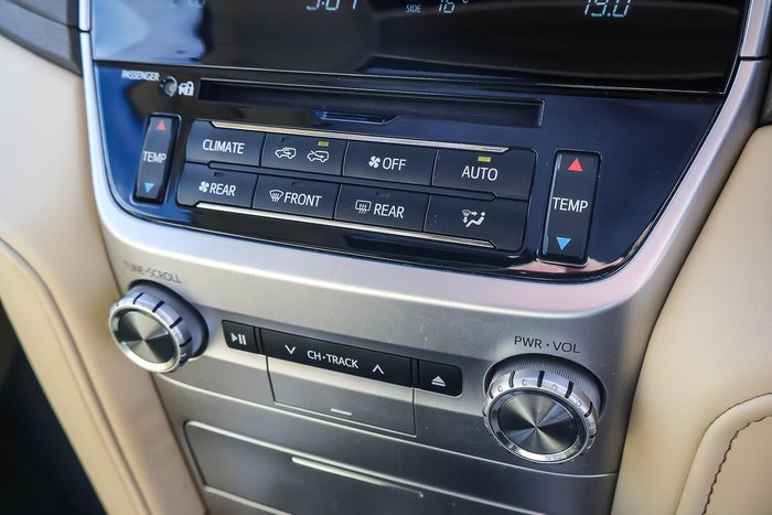 2017 Toyota Landcruiser VX