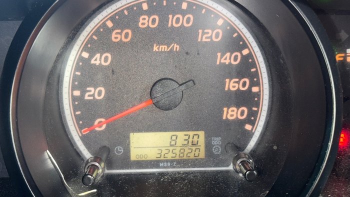 2011 Toyota Hiace Commuter