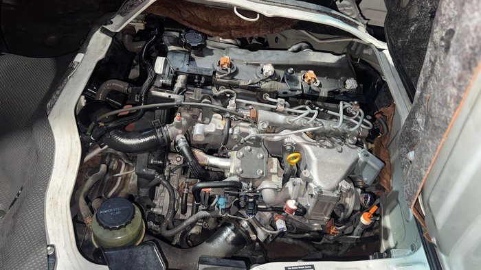 2011 Toyota Hiace Commuter