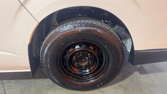 2011 Toyota Hiace Commuter