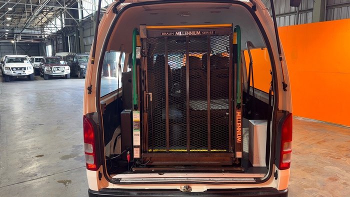 2011 Toyota Hiace Commuter