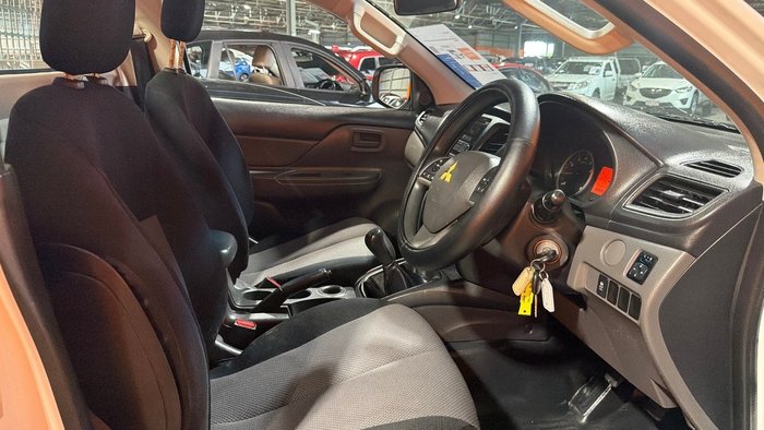 2016 Mitsubishi Triton GLX