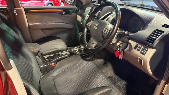 2013 Mitsubishi Challenger