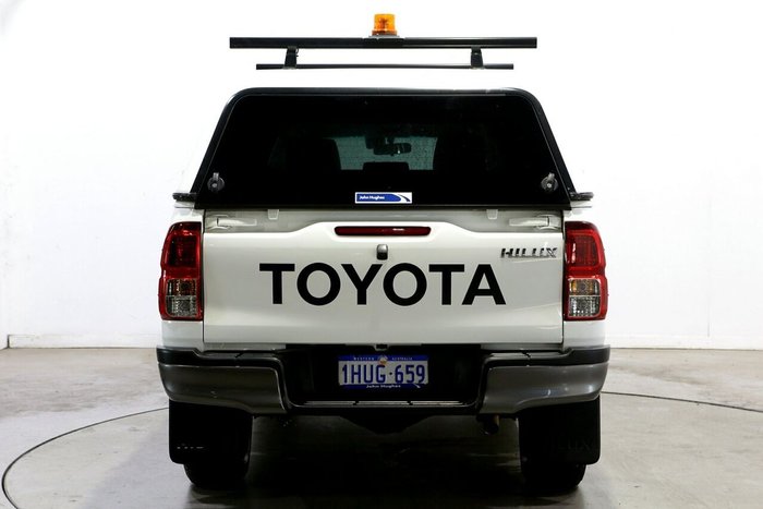 2022 Toyota Hilux SR