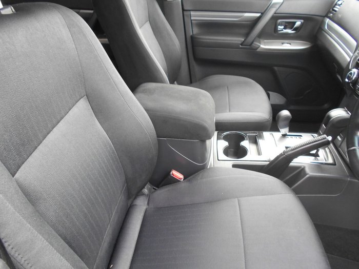 2019 Mitsubishi Pajero GLX