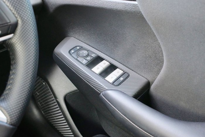 2025 Mitsubishi Outlander LS