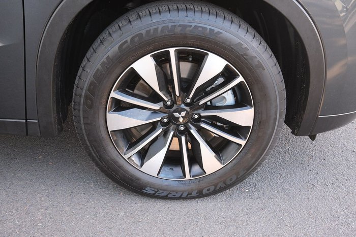 2025 Mitsubishi Outlander LS