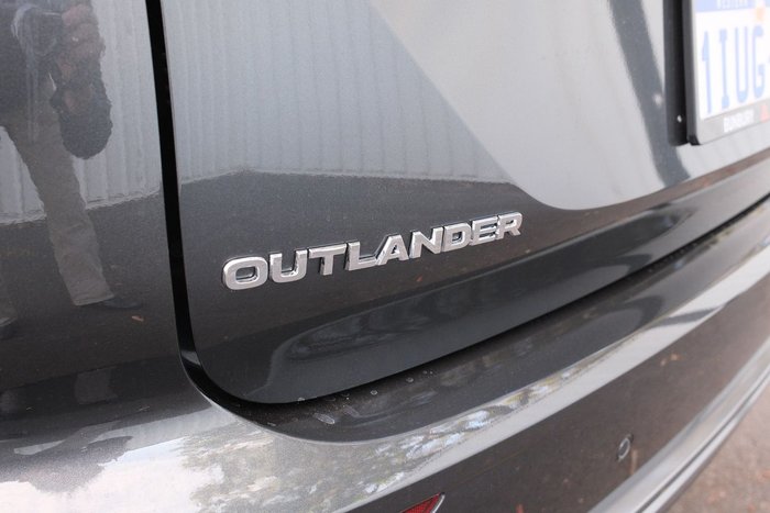 2025 Mitsubishi Outlander LS