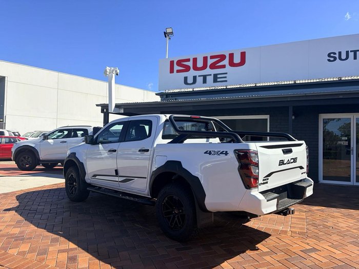 2025 Isuzu D-MAX BLADE