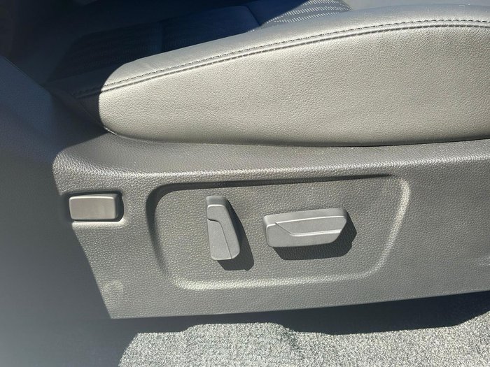 2025 Isuzu D-MAX BLADE