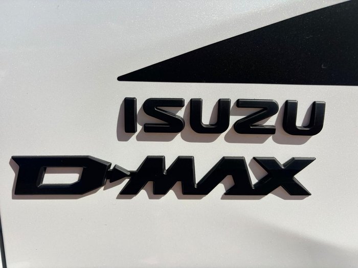 2025 Isuzu D-MAX BLADE