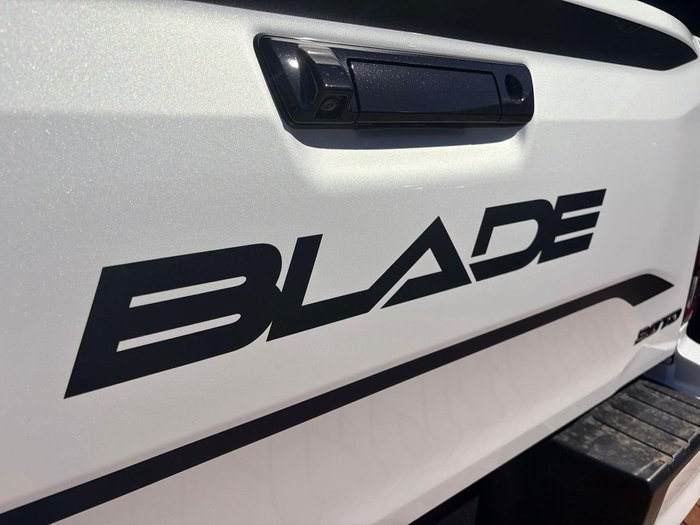 2025 Isuzu D-MAX BLADE