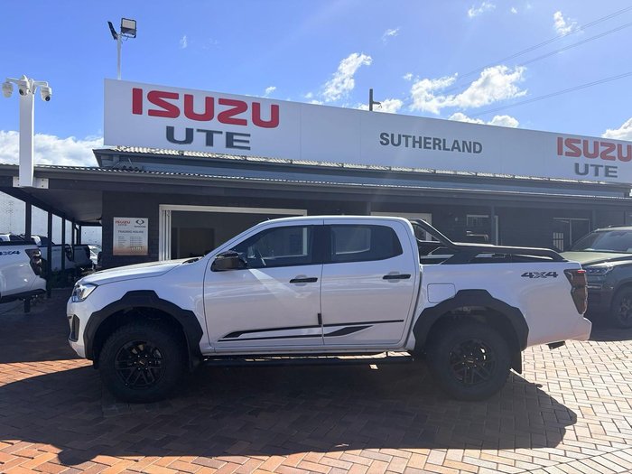 2025 Isuzu D-MAX BLADE
