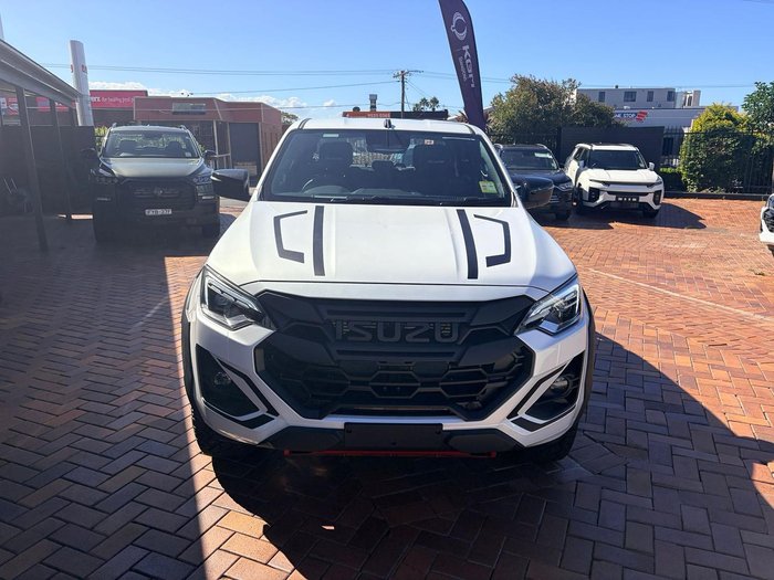 2025 Isuzu D-MAX BLADE