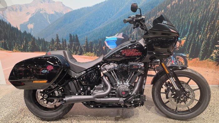 Harley-Davidson Low Rider ST 117 (FXLRST) Softail