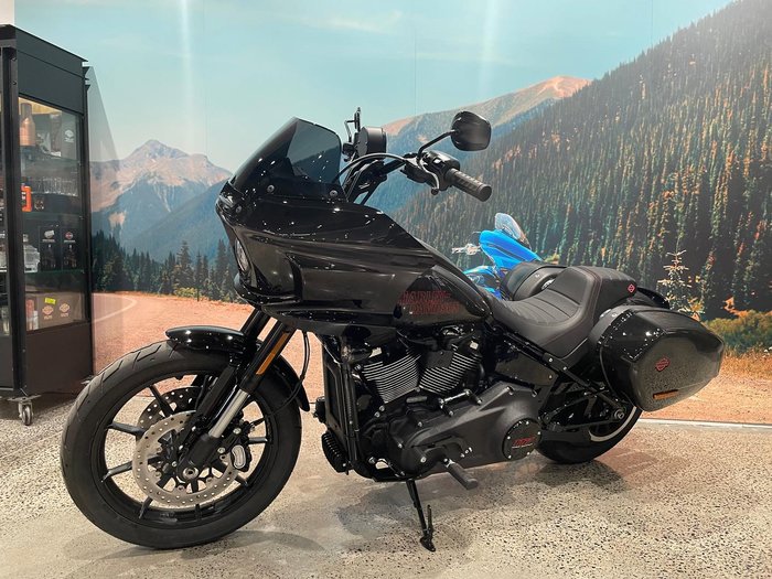 Harley-Davidson Low Rider ST 117 (FXLRST) Softail