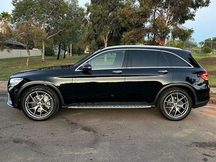 2021 Mercedes-Benz GLC-Class GLC300