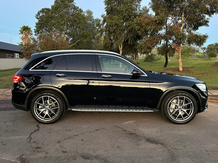 2021 Mercedes-Benz GLC-Class GLC300