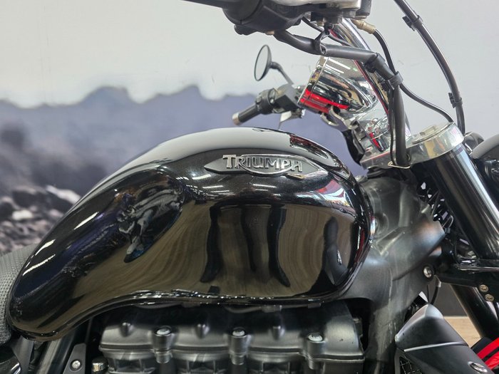 2015 Triumph ROCKET III ROADSTER Black