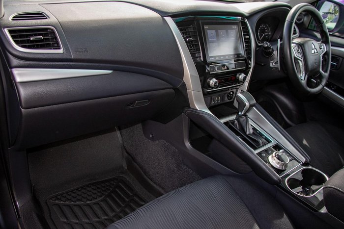 2022 Mitsubishi Pajero Sport GLX