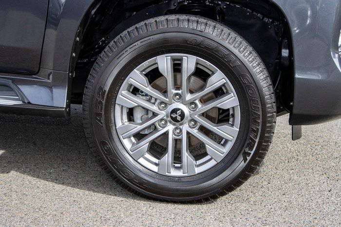 2022 Mitsubishi Pajero Sport GLX