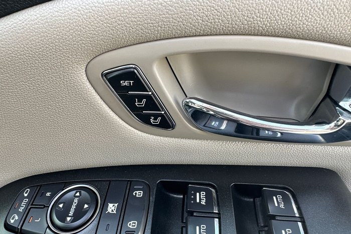 2020 Kia Carnival Si