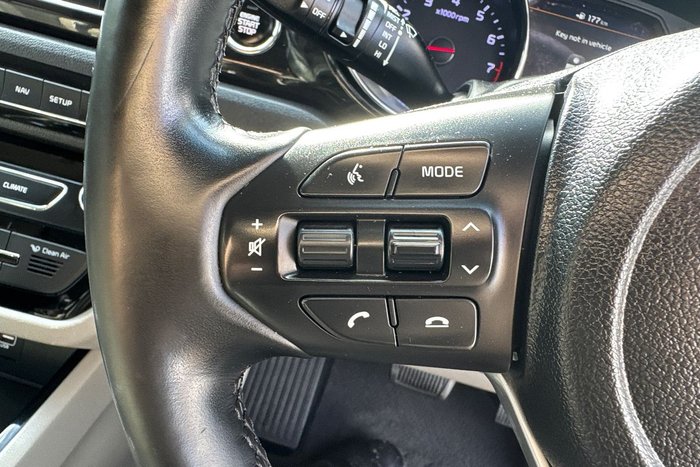 2020 Kia Carnival Si